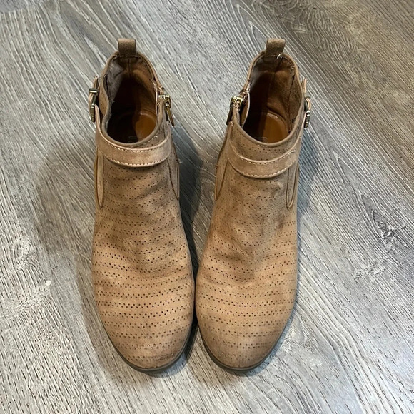 Circus by Sam Edelman Phoenix Ankle Bootie - Picture 2 of 9